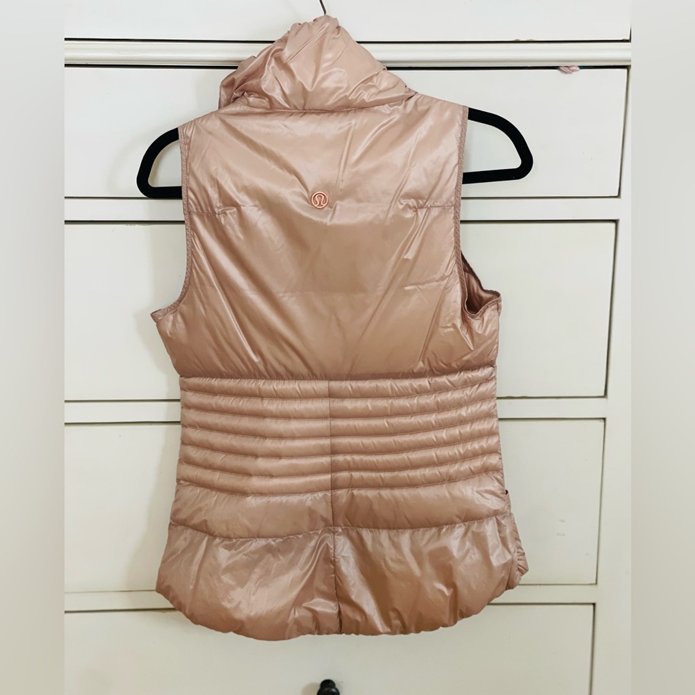 Lululemon puffer vest - Picture 4 of 9